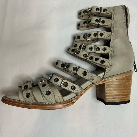 Casandra freebird strappy buckle sandals with covered heel and open toe. - Picture 2 of 3